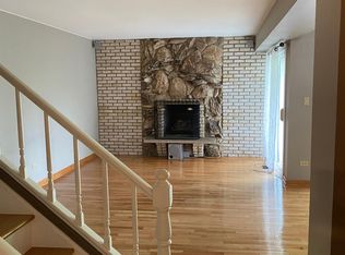 1488 Circle Ct, Elk Grove Village, IL 60007