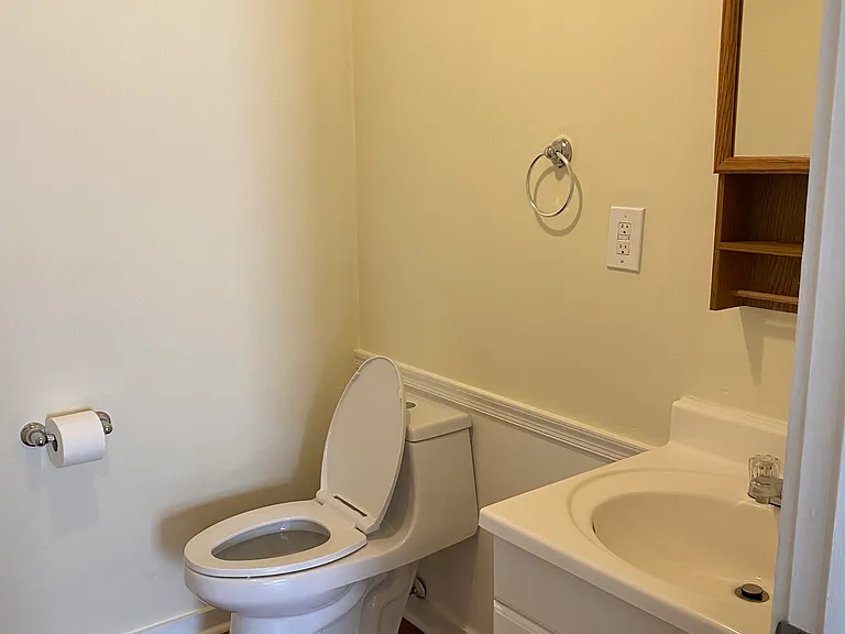 Guest bathroom upstairs