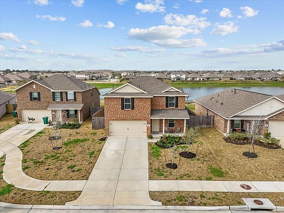 2nd image of 512 Maple Bend Ln