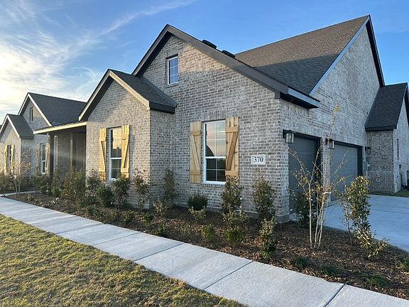 3rd image of 370 Cobb Rd