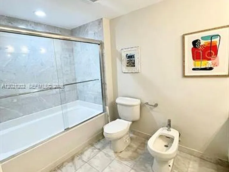 601 NE 36th St #1805 — Photo 15