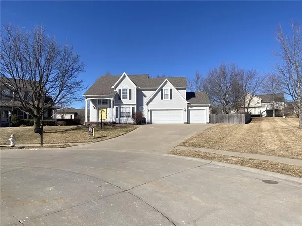 4611 Wilshire Dr, Saint Joseph, MO 64506