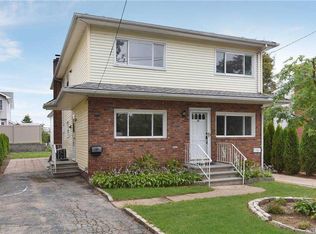 12 Marwood Rd N FLOOR 2, Pt Washington, NY 11050