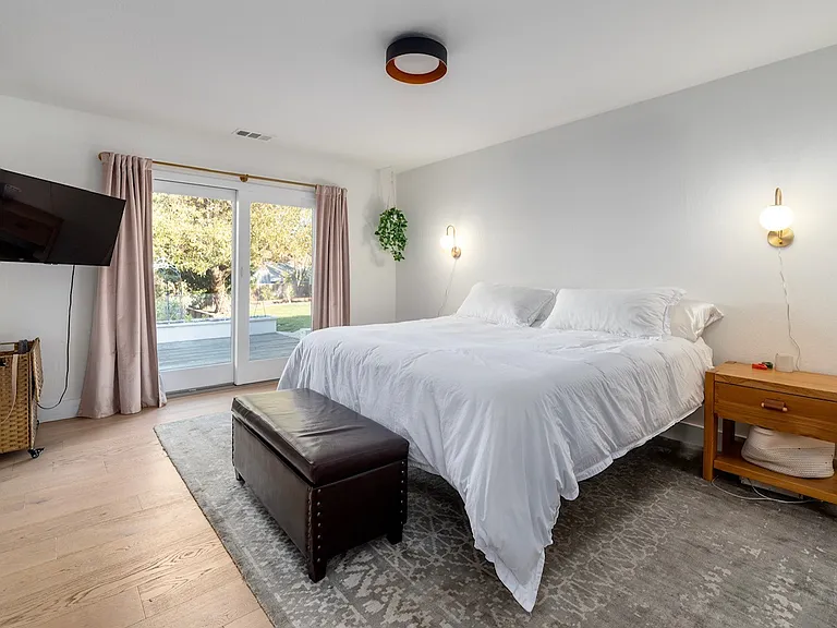 1778 La Playa Dr — Photo 13