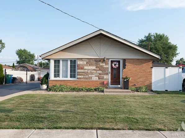 5721 W 83rd Pl, Chicago, IL 60459