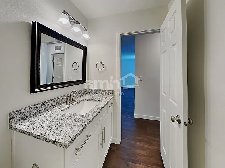 19735 Susquehanna Way — Photo 15