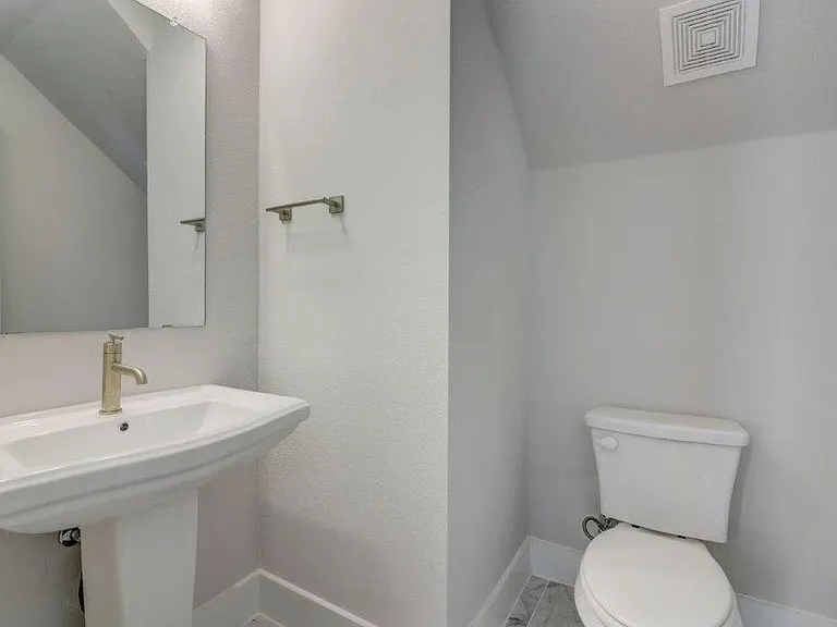 2501 Ascension Blvd — Photo 28