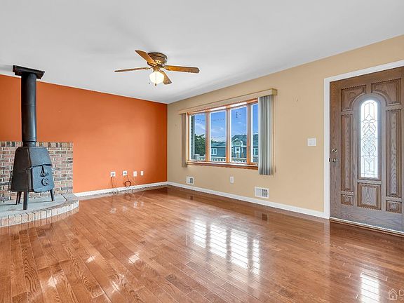 5th image of 36 Longman St