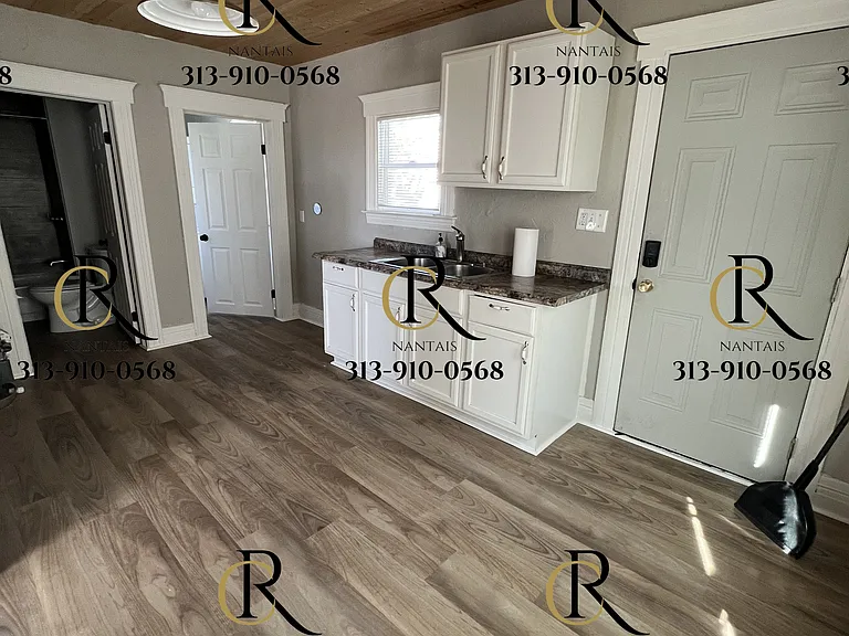 18571 Riverview St — Photo 7