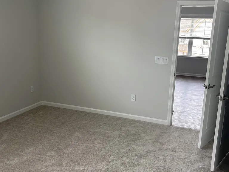 152 Highpointe Dr — Photo 33