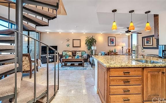 4th image of 531 Esplanade APT 301