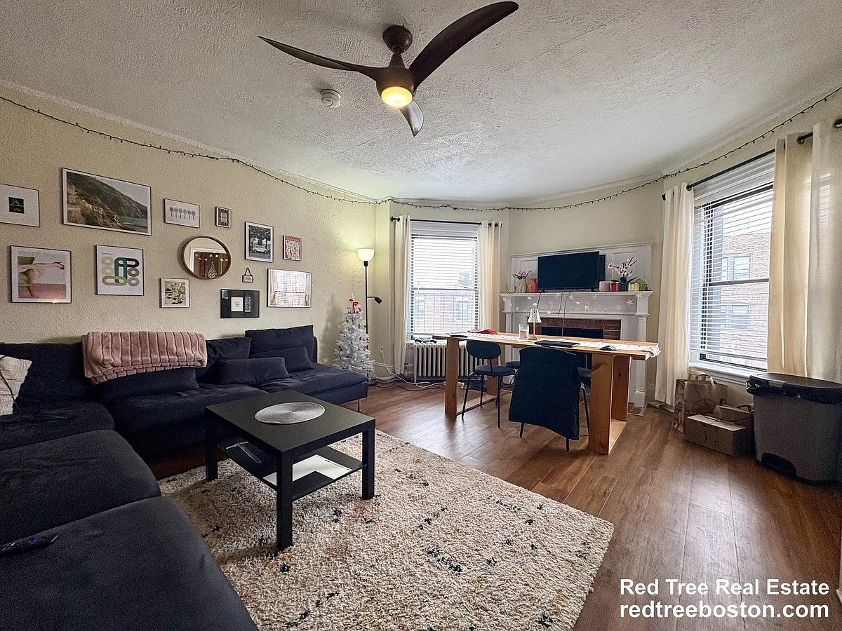 Building Photo - 914 Beacon St #4