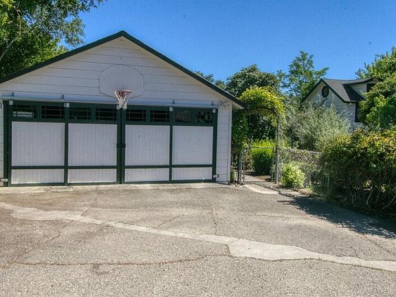 4th image of 5204 Beaumont Way