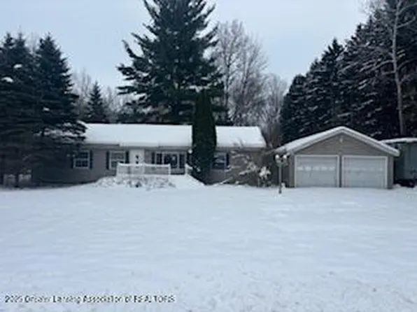 8652 E Colby Rd, Crystal, MI 48818