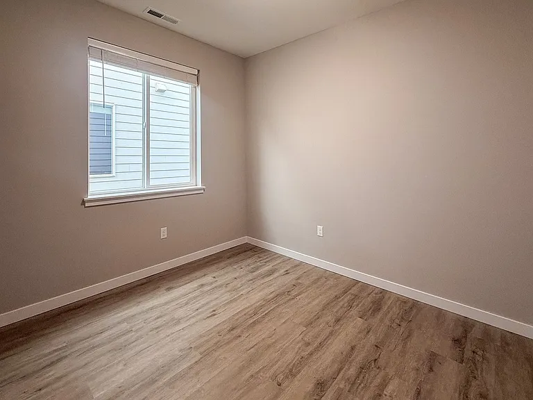 5534-5564 Skyline Rd S — Photo 136