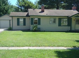 507 S 7th St, Oregon, IL 61061