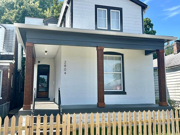 2nd image of 2804 Montgomery St
