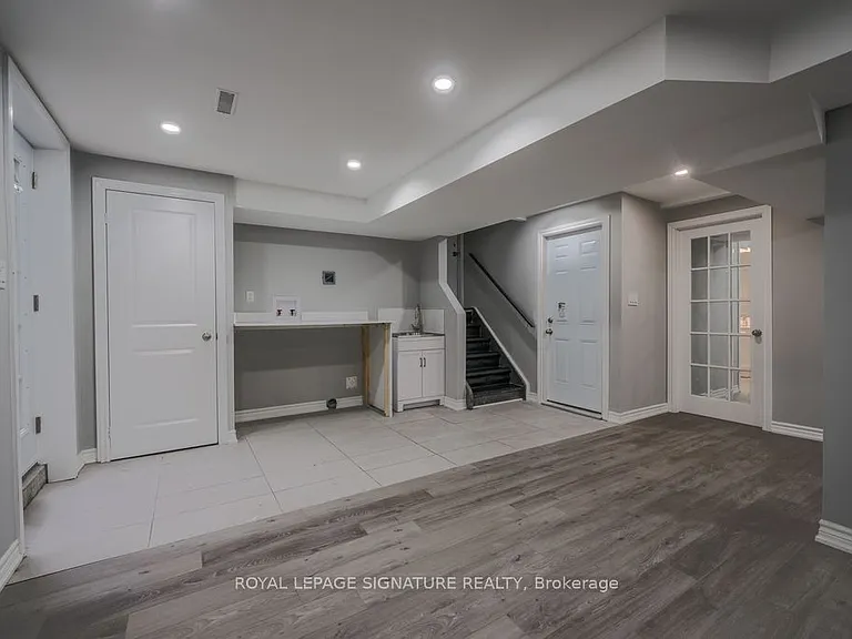 2111 Lynn Heights Dr #LOWER — Photo 4
