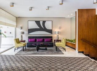 1 Claridge Dr APT 517, Verona, NJ 07044