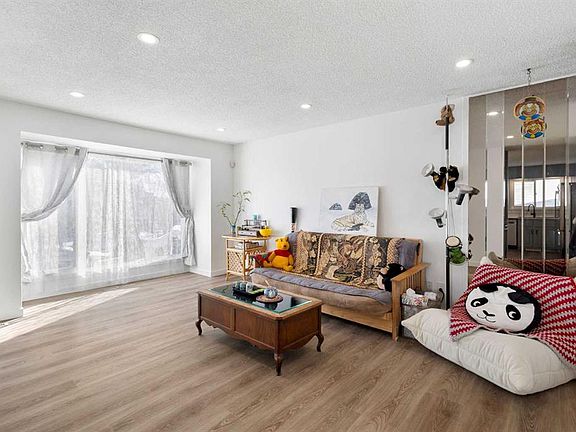 4th image of 95 E Beddington Way NE