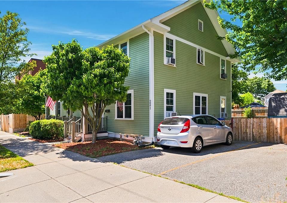 1st image of 221 Early St #B