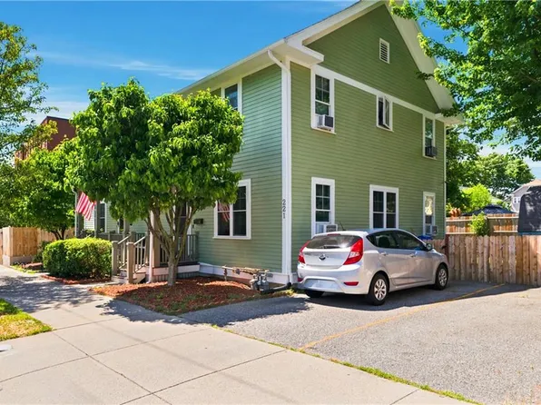 221 Early St #B, Providence, RI 02907