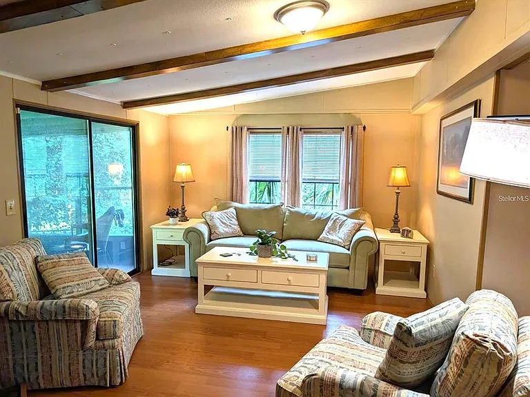 56314 Blue Creek Rd — Photo 10