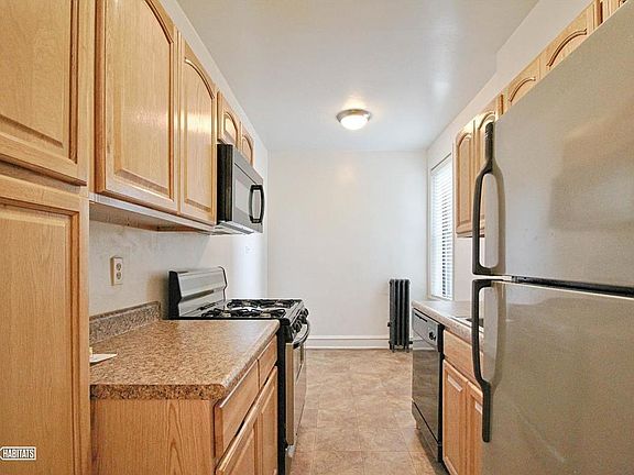 3rd image of 4141 41st St APT 2D