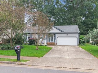 117 Michaels Woods Dr, Hampton, VA 23666