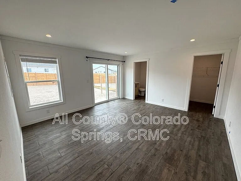 692 E Hahns Peak Ave — Photo 16