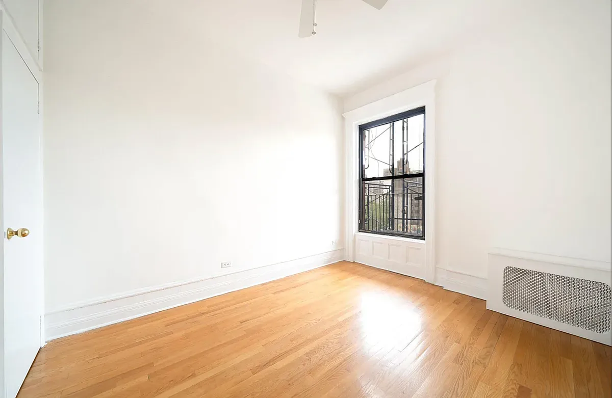 Building Photo - 66 W 77th St #56
