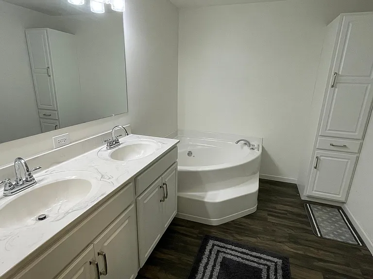 190 Market Ln — Photo 8