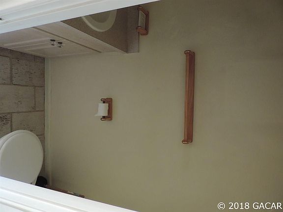 5th image of 4405 NW 41st Pl