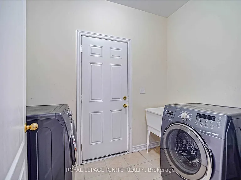26 Ironshield Dr #UPPER — Photo 23