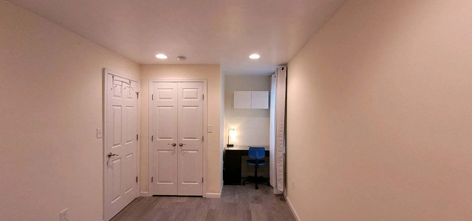 1 bed, 156 sqft, $725 — Photo 3