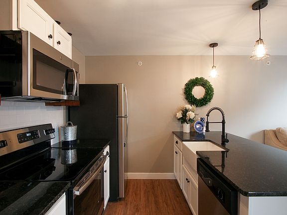 3rd image of 221 N 2nd St APT 204