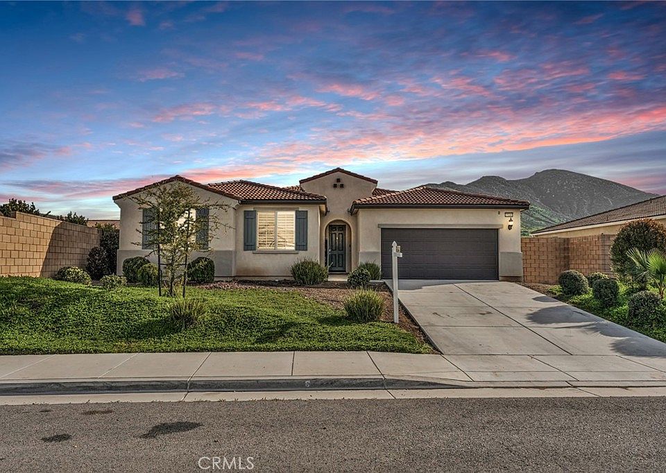 1st image of 35140 Tavel St