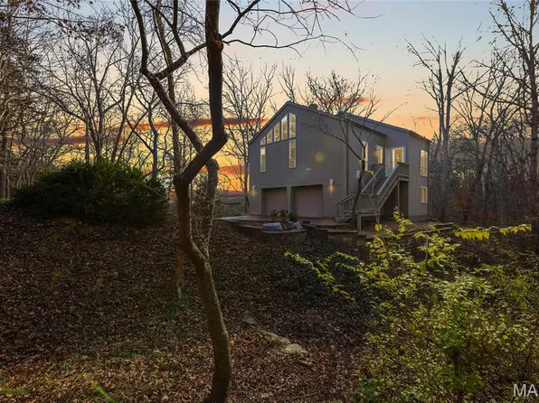 23 Hillside Dr, Pacific, MO 63069