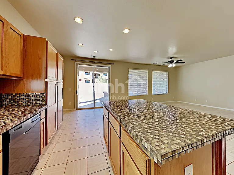 520 Moses Lake Ct — Photo 4