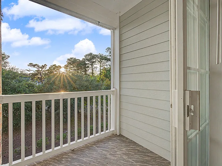 670 Riverwalk Dr #302 — Photo 20
