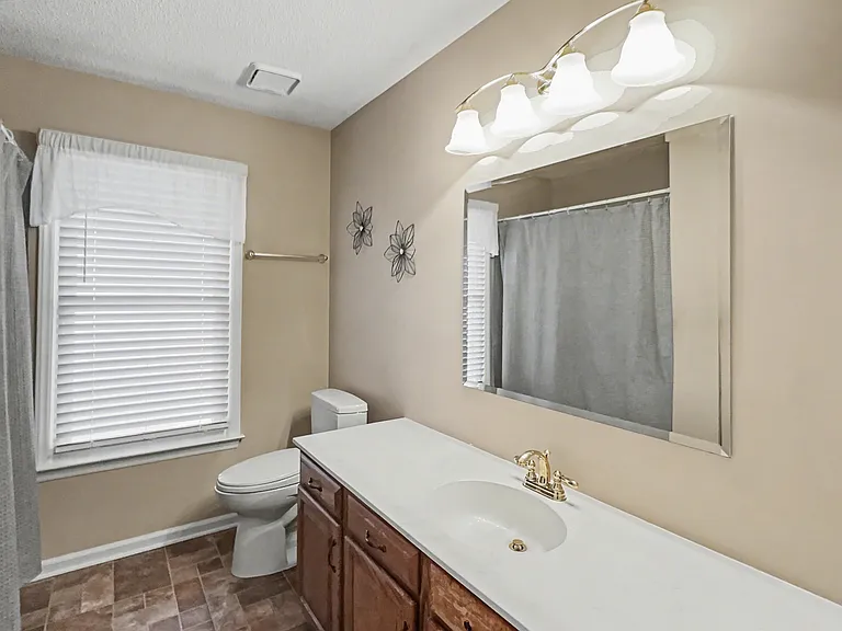 4618 Country Woods Ln — Photo 14