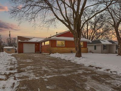 832 Home Pl, Faribault, MN, 55021