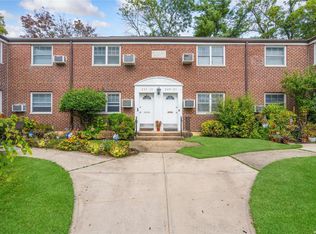 249-21 64th Ave, Little Neck, NY 11362