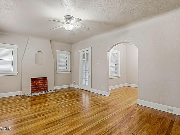 4th image of 2630 Wheeling Ave