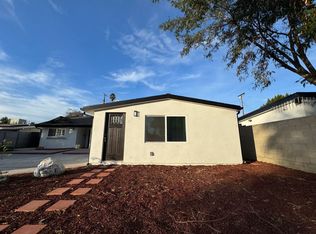 19351 1/2 Strathern St, Reseda, CA 91335