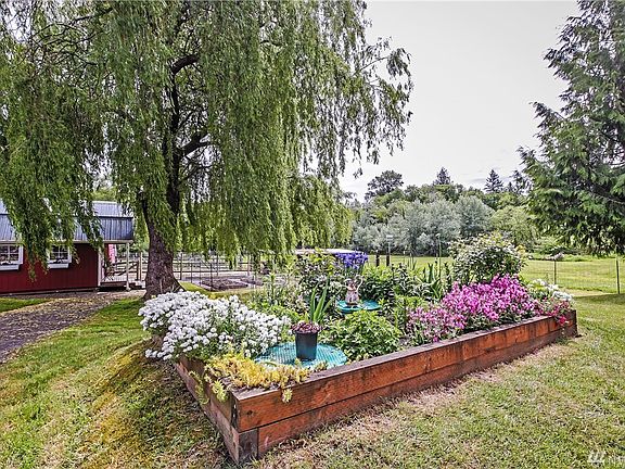 Lovely landscaped grounds