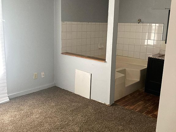 5th image of 2114 Nicholas Ln