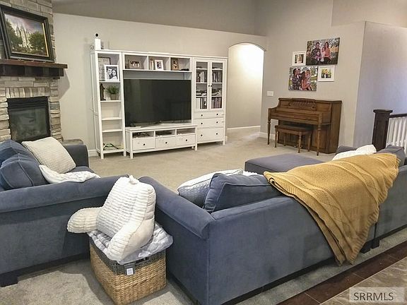 4th image of 3804 W Golden Ln