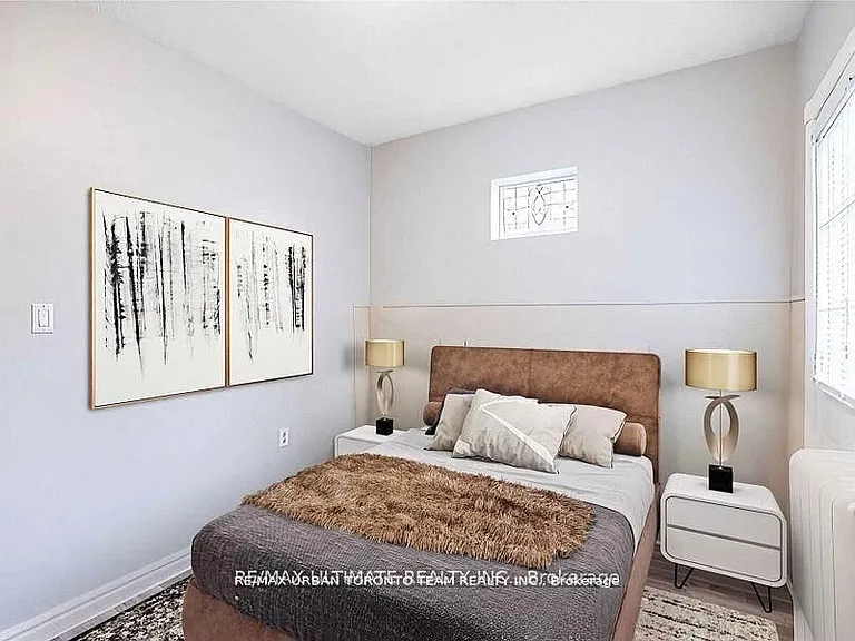745 Coxwell Ave #UPPER — Photo 14