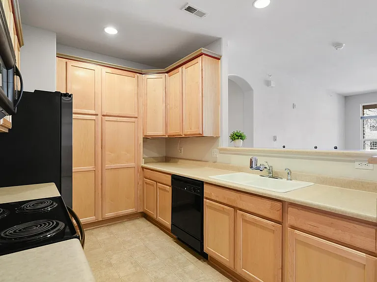 1574 Olympia Cir #203 — Photo 8